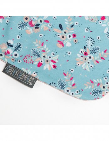 CHEEKY CHOMPERS närimisrätik kaela BOTANICAL BLOOM & MADE WITH LOVE, white/blue, 796 796